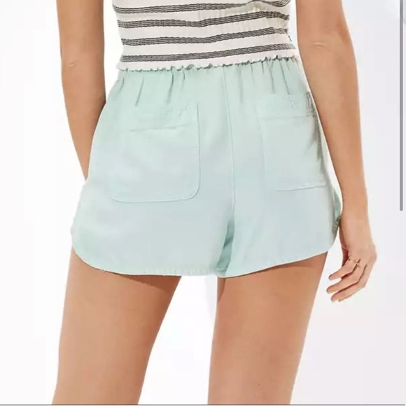 American Eagle Lightweight Drawstring Shorts with pockets - Picture 2 of 4